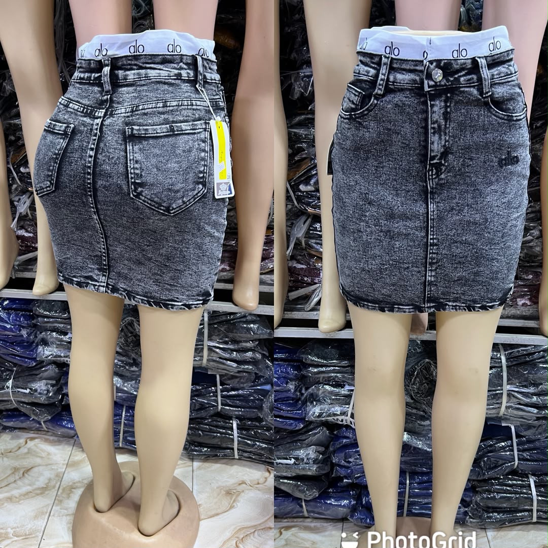 💖 Short Jean Taille Haute Cœurs Strass 💖